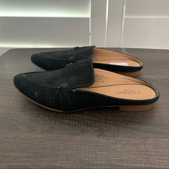 Crown Vintage Katherine black cutout mules. Size: 7.5 - Picture 5 of 9